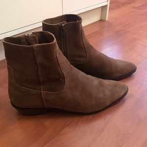 Mango sued booties